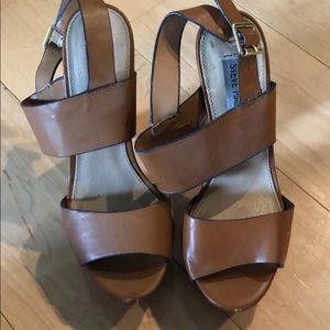 🚨 Steve Madden Dulcee Platform Heel 🚨